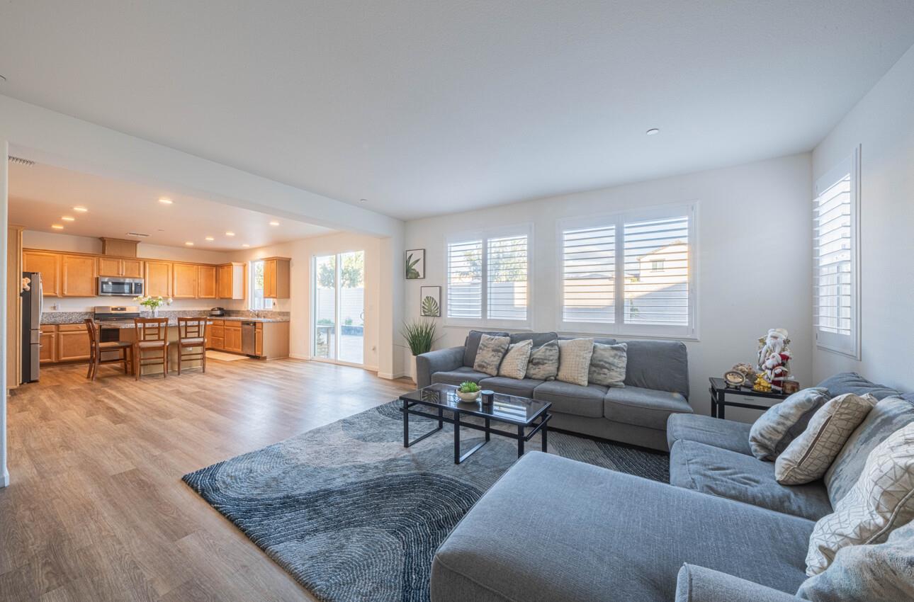 Detail Gallery Image 12 of 64 For 570 Tankersley St, Soledad,  CA 93960 - 5 Beds | 3 Baths