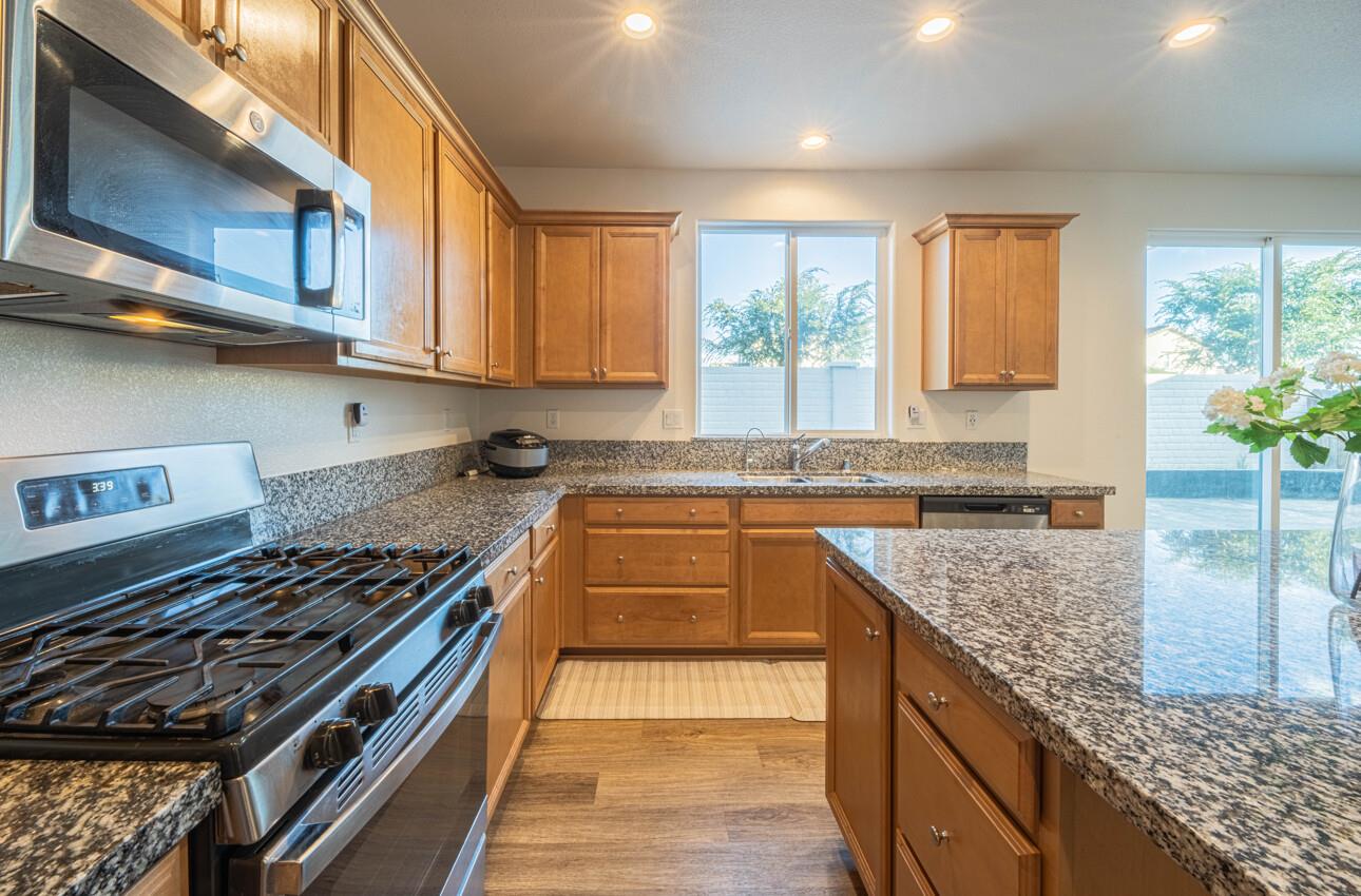 Detail Gallery Image 20 of 64 For 570 Tankersley St, Soledad,  CA 93960 - 5 Beds | 3 Baths