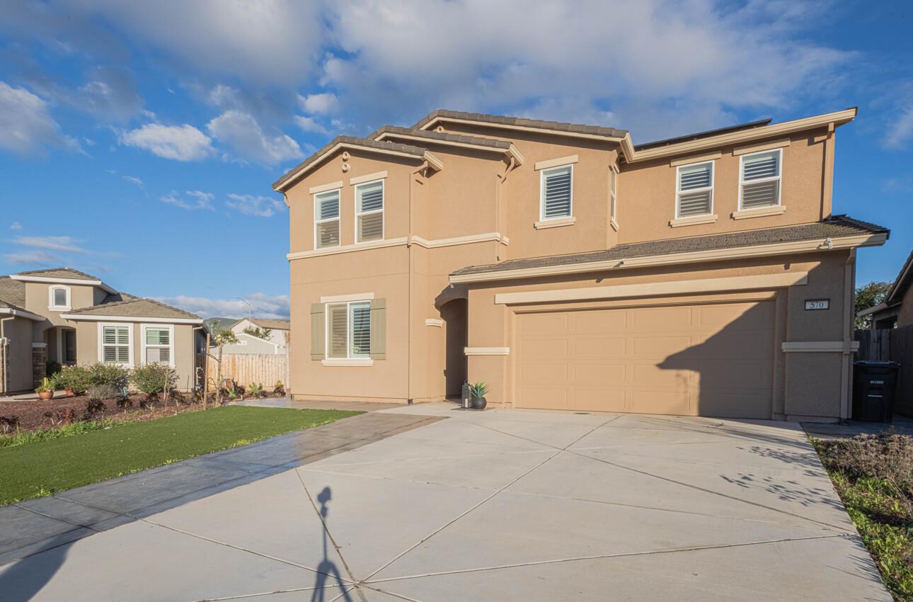 Detail Gallery Image 3 of 64 For 570 Tankersley St, Soledad,  CA 93960 - 5 Beds | 3 Baths