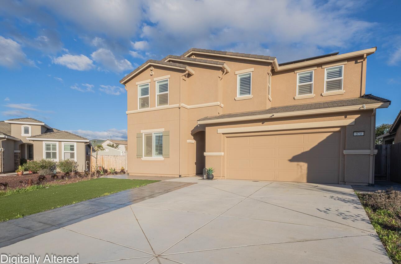 Detail Gallery Image 4 of 64 For 570 Tankersley St, Soledad,  CA 93960 - 5 Beds | 3 Baths