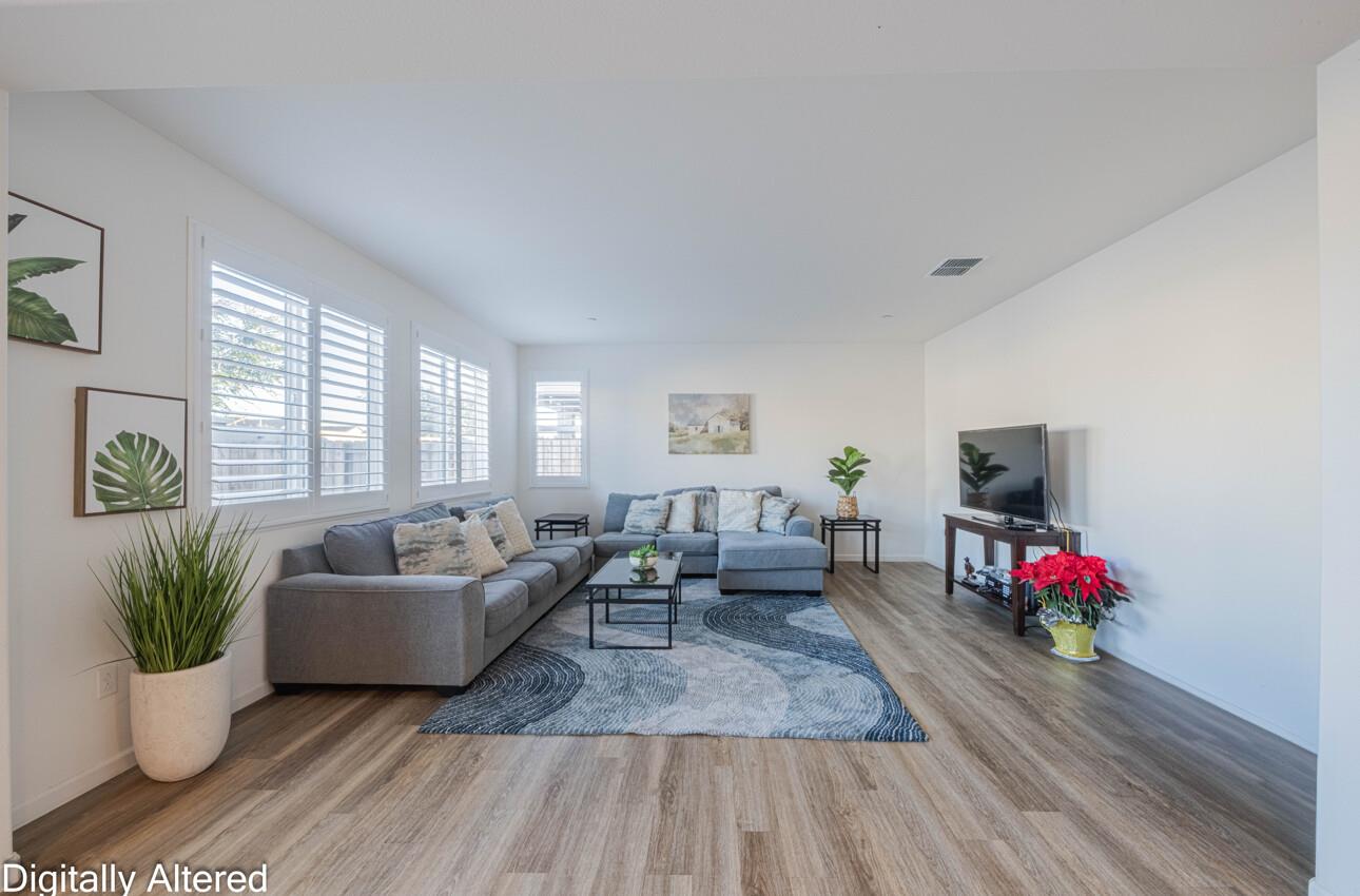 Detail Gallery Image 6 of 64 For 570 Tankersley St, Soledad,  CA 93960 - 5 Beds | 3 Baths