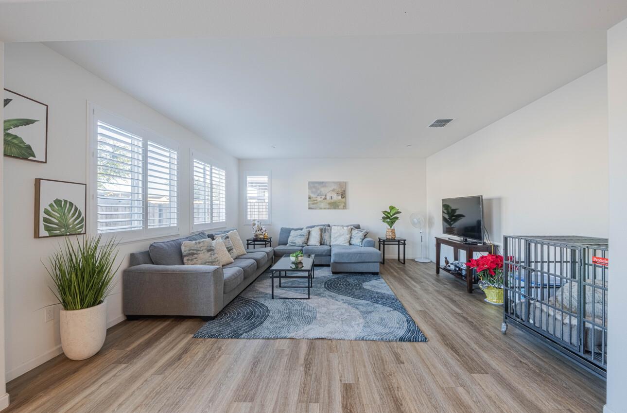 Detail Gallery Image 7 of 64 For 570 Tankersley St, Soledad,  CA 93960 - 5 Beds | 3 Baths