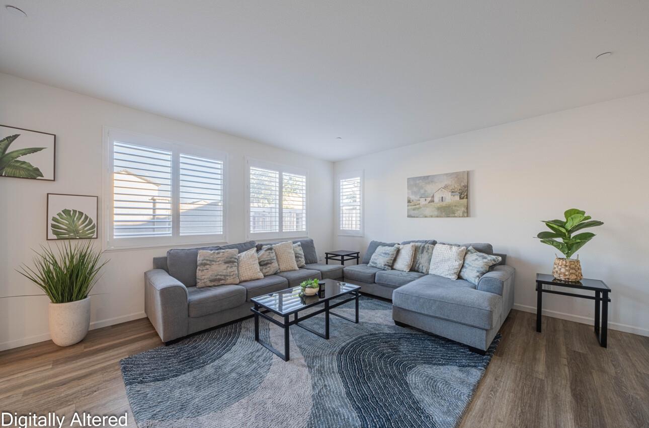 Detail Gallery Image 8 of 64 For 570 Tankersley St, Soledad,  CA 93960 - 5 Beds | 3 Baths