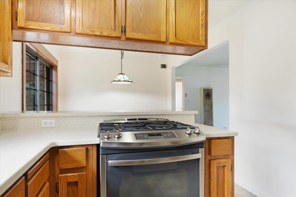 Detail Gallery Image 13 of 28 For 462 Hampstead Way, Santa Cruz,  CA 95062 - 3 Beds | 2 Baths