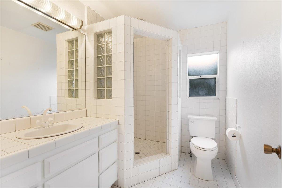 Detail Gallery Image 15 of 28 For 462 Hampstead Way, Santa Cruz,  CA 95062 - 3 Beds | 2 Baths