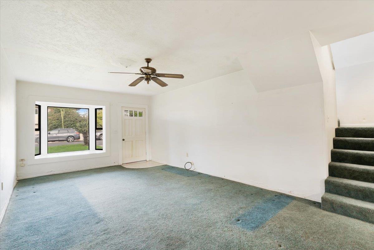 Detail Gallery Image 7 of 28 For 462 Hampstead Way, Santa Cruz,  CA 95062 - 3 Beds | 2 Baths