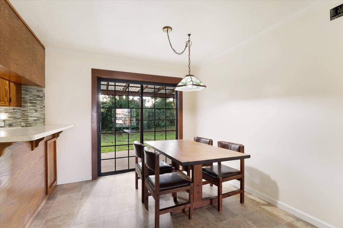 Detail Gallery Image 8 of 28 For 462 Hampstead Way, Santa Cruz,  CA 95062 - 3 Beds | 2 Baths