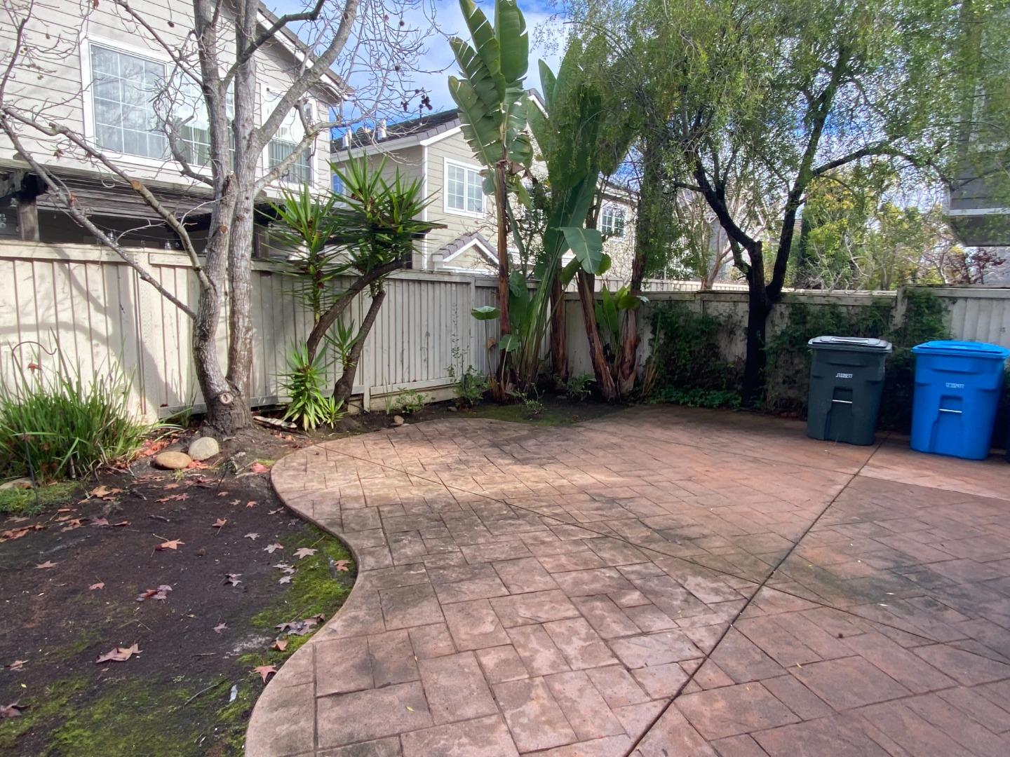 Detail Gallery Image 23 of 28 For 323 Montserrat Dr, Redwood City,  CA 94065 - 3 Beds | 2/1 Baths