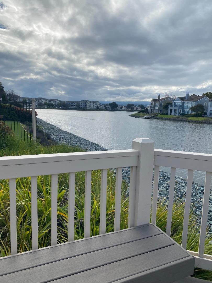 Detail Gallery Image 25 of 28 For 323 Montserrat Dr, Redwood City,  CA 94065 - 3 Beds | 2/1 Baths