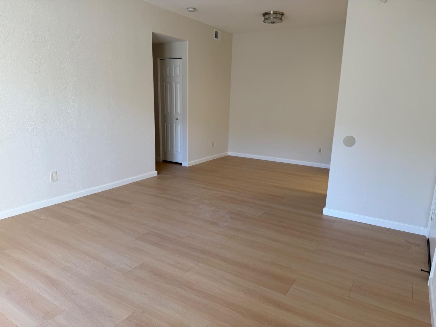 Detail Gallery Image 5 of 11 For 5955 Lake Almanor Dr, San Jose,  CA 95123 - 2 Beds | 1 Baths