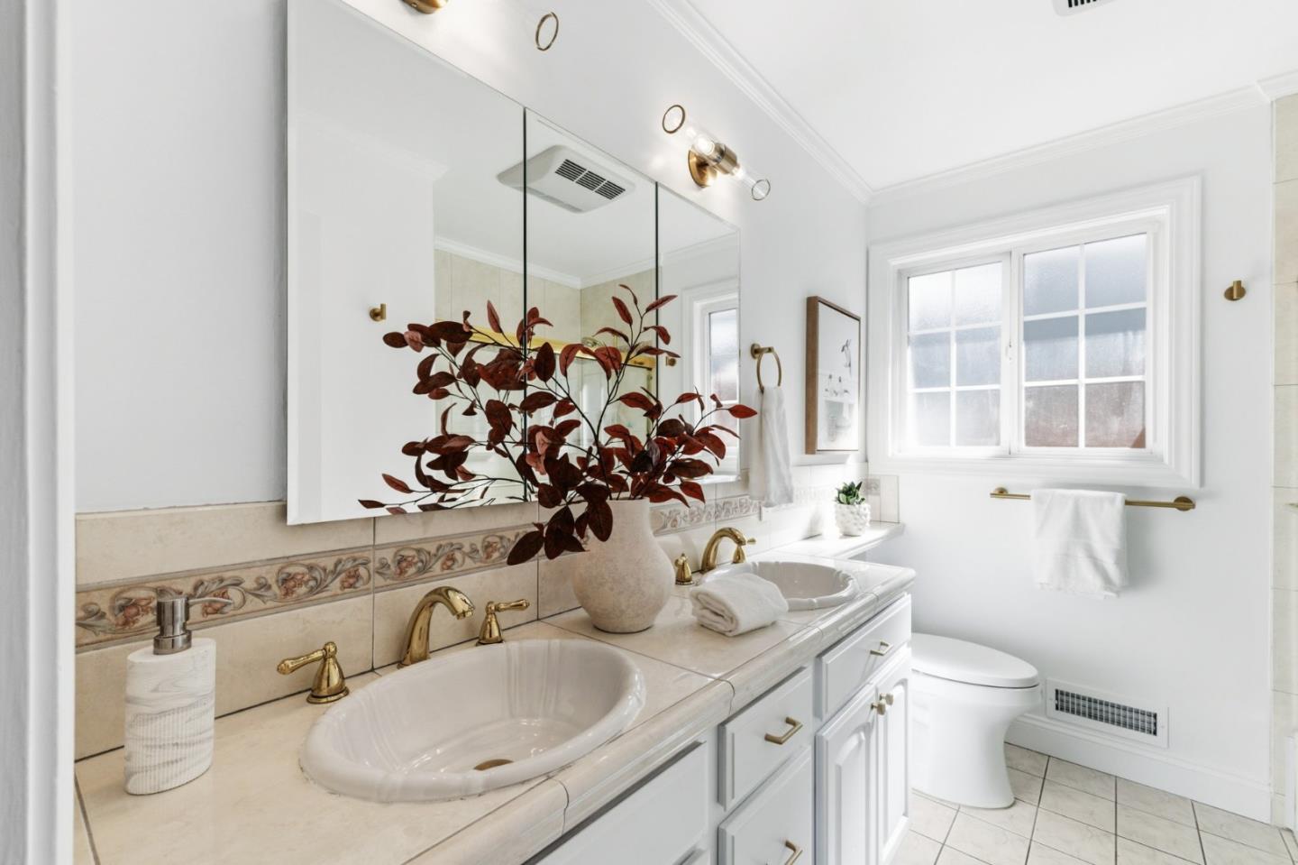 Detail Gallery Image 36 of 64 For 1455 Bittern Dr, Sunnyvale,  CA 94087 - 4 Beds | 2 Baths