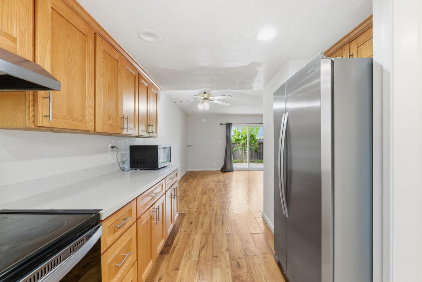 Detail Gallery Image 12 of 37 For 3398 Landess Ave #D,  San Jose,  CA 95132 - 3 Beds | 1/1 Baths