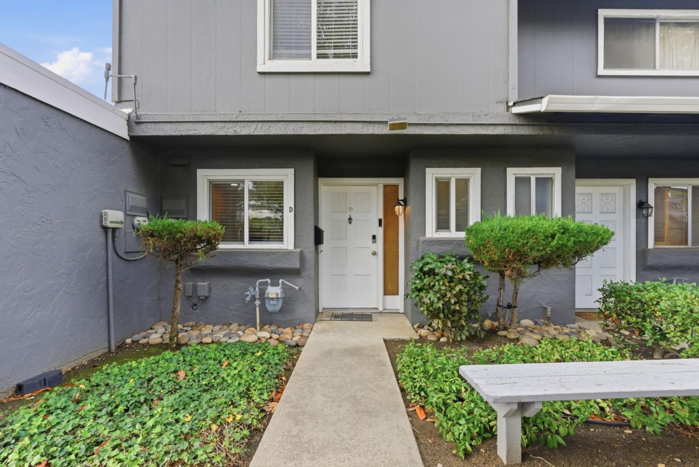 Detail Gallery Image 2 of 37 For 3398 Landess Ave #D,  San Jose,  CA 95132 - 3 Beds | 1/1 Baths