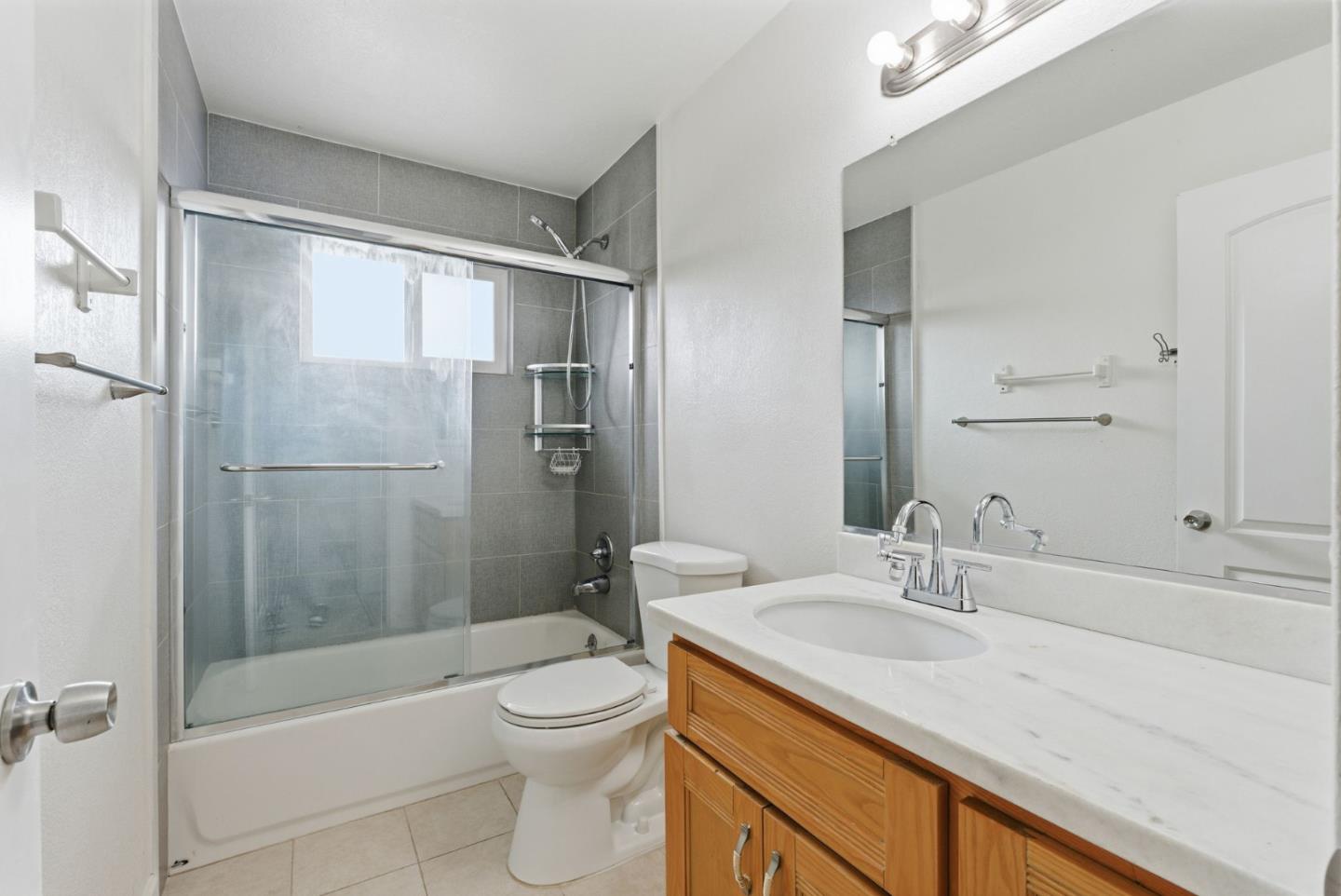 Detail Gallery Image 26 of 37 For 3398 Landess Ave #D,  San Jose,  CA 95132 - 3 Beds | 1/1 Baths
