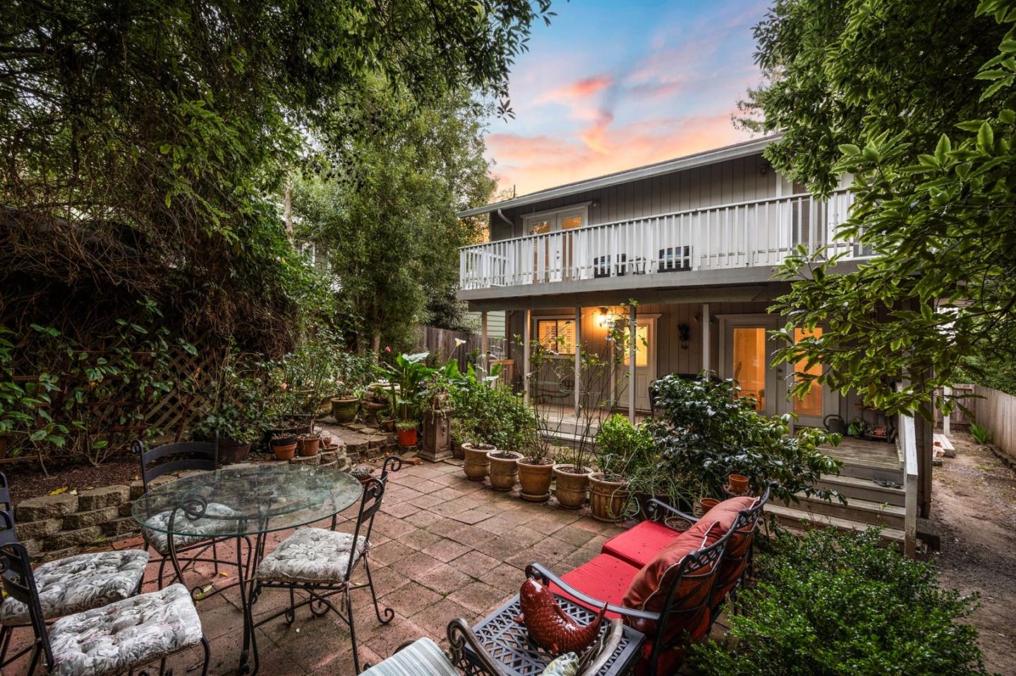 Detail Gallery Image 10 of 15 For 355 Avenue Portola, El Granada,  CA 94019 - 4 Beds | 3 Baths