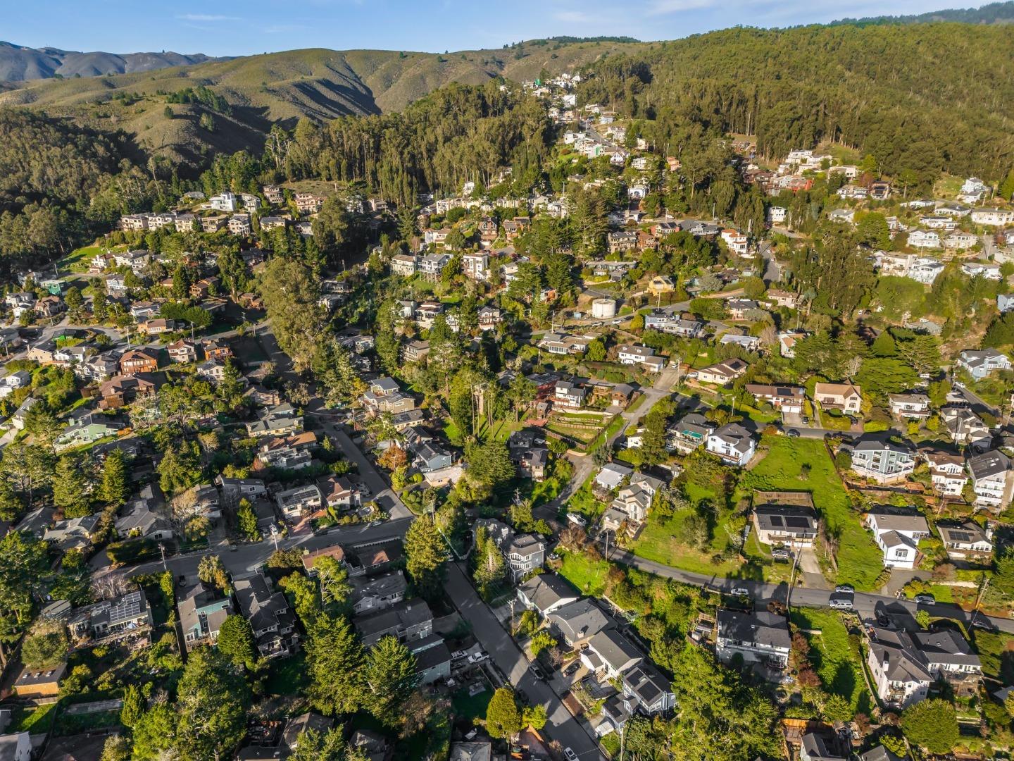 Detail Gallery Image 15 of 15 For 355 Avenue Portola, El Granada,  CA 94019 - 4 Beds | 3 Baths
