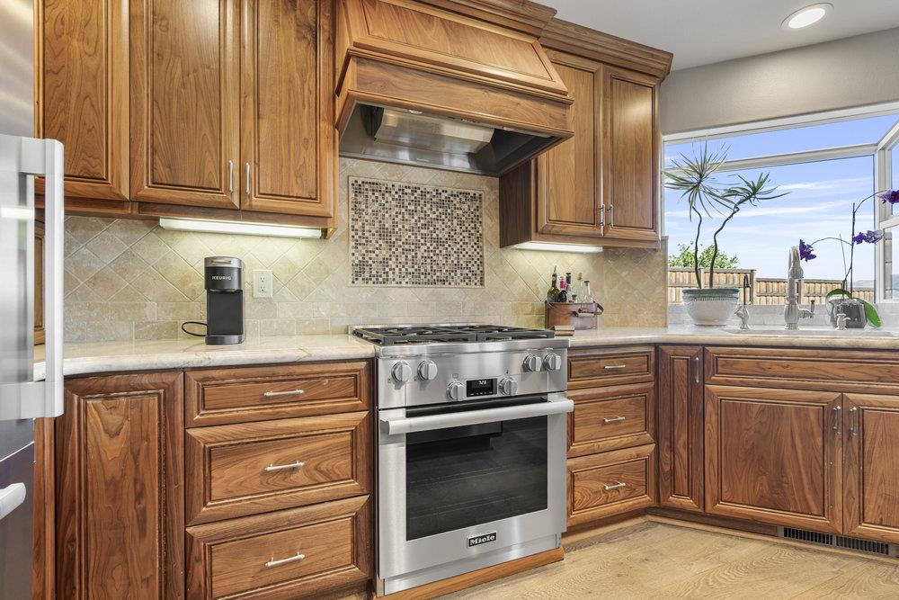 Detail Gallery Image 18 of 73 For 1431 Union Hts, Hollister,  CA 95023 - 3 Beds | 2/1 Baths