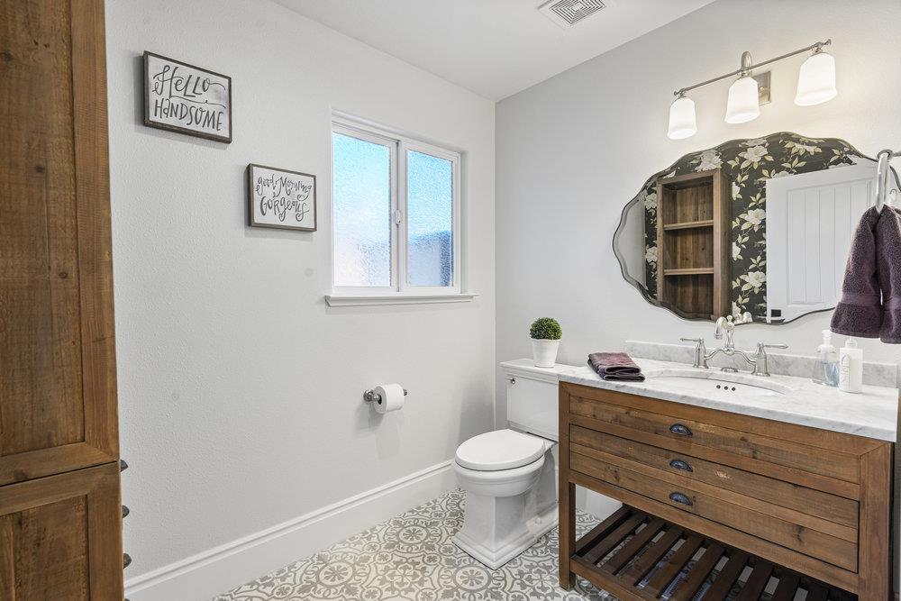 Detail Gallery Image 25 of 73 For 1431 Union Hts, Hollister,  CA 95023 - 3 Beds | 2/1 Baths