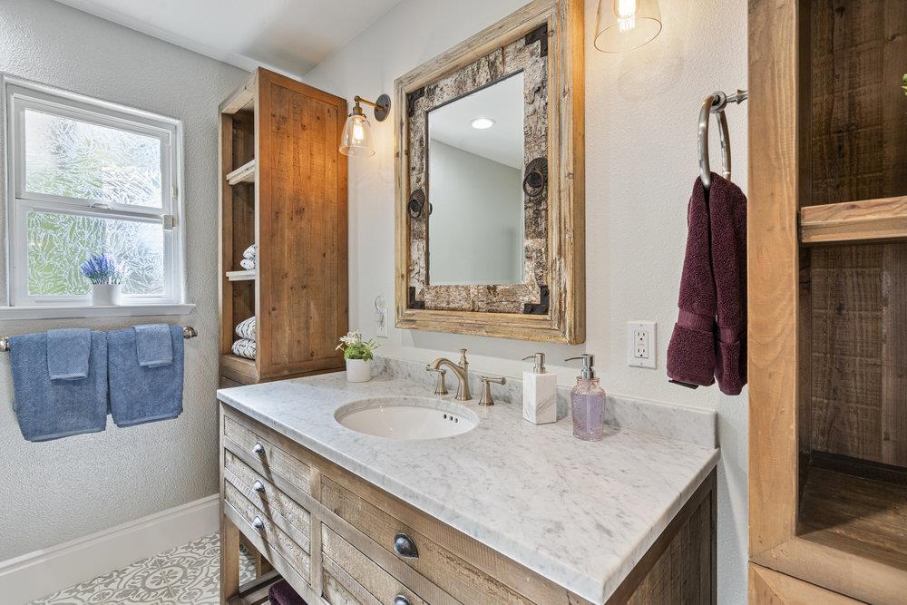 Detail Gallery Image 36 of 73 For 1431 Union Hts, Hollister,  CA 95023 - 3 Beds | 2/1 Baths