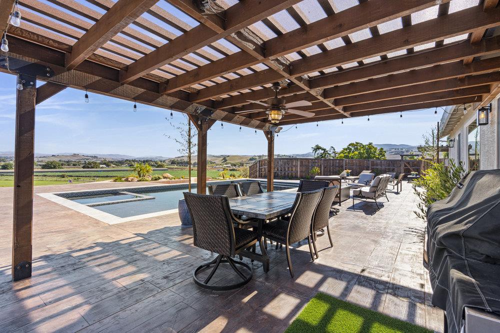 Detail Gallery Image 42 of 73 For 1431 Union Hts, Hollister,  CA 95023 - 3 Beds | 2/1 Baths