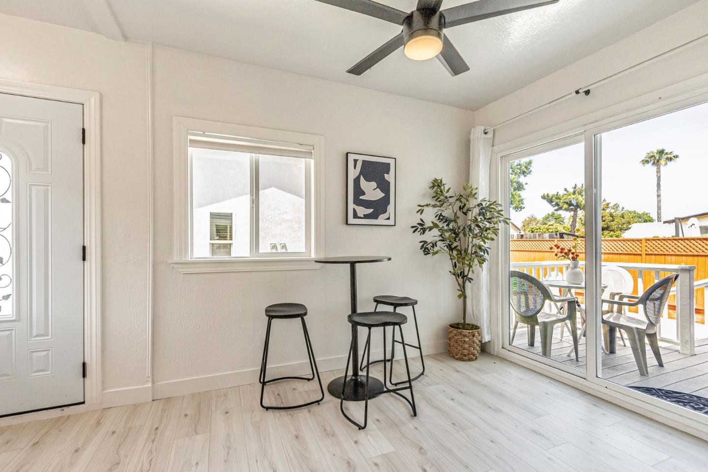 Detail Gallery Image 19 of 61 For 371 Menker Ave, San Jose,  CA 95128 - 5 Beds | 4 Baths