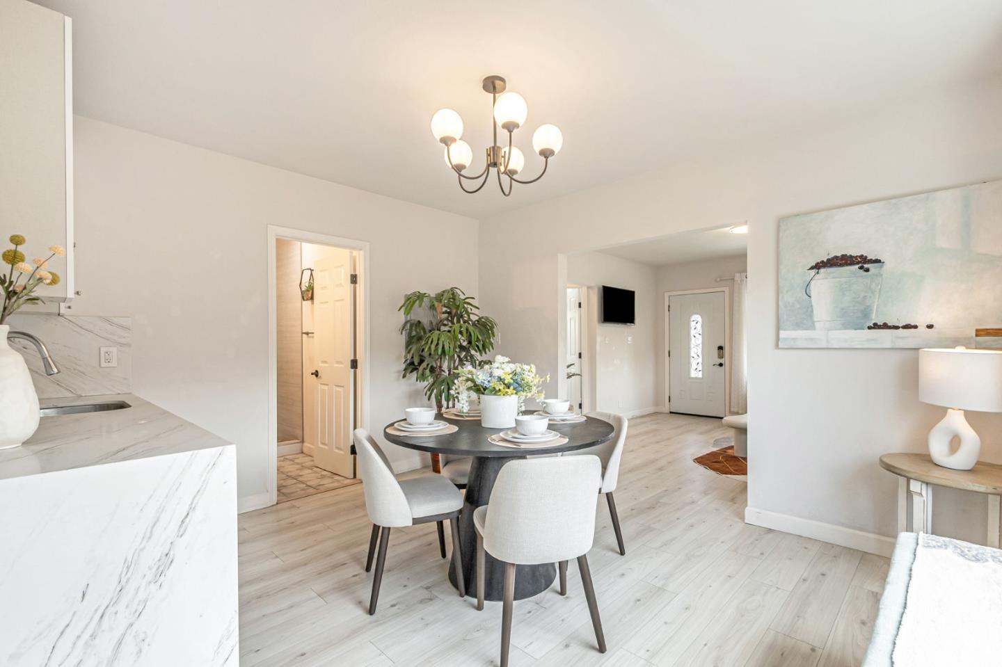 Detail Gallery Image 27 of 61 For 371 Menker Ave, San Jose,  CA 95128 - 5 Beds | 4 Baths