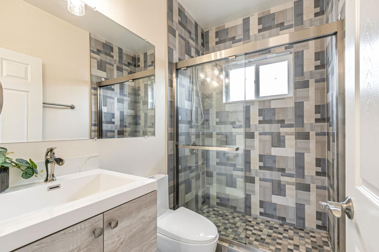 Detail Gallery Image 47 of 61 For 371 Menker Ave, San Jose,  CA 95128 - 5 Beds | 4 Baths