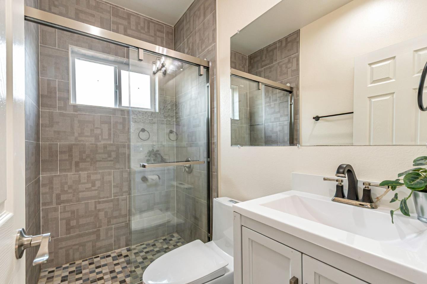 Detail Gallery Image 48 of 61 For 371 Menker Ave, San Jose,  CA 95128 - 5 Beds | 4 Baths