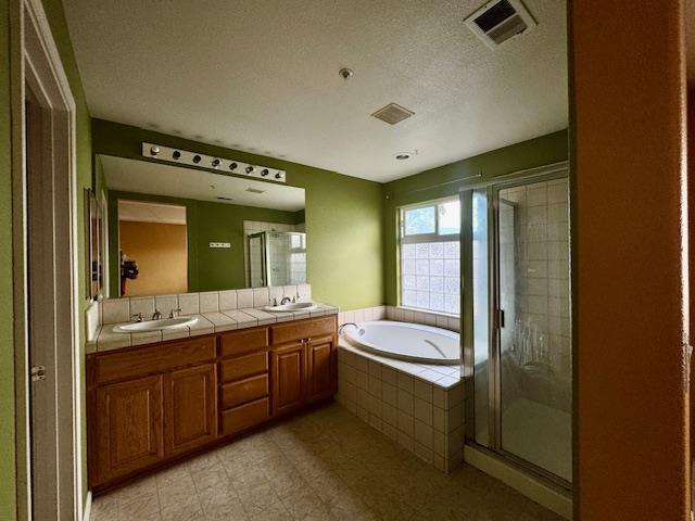 Detail Gallery Image 13 of 18 For 1918 Bradbury St, Salinas,  CA 93906 - 3 Beds | 2/1 Baths