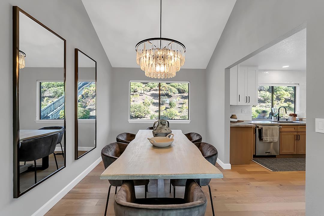 Detail Gallery Image 6 of 52 For 2984 Springbrook Ct, San Jose,  CA 95148 - 4 Beds | 2/1 Baths