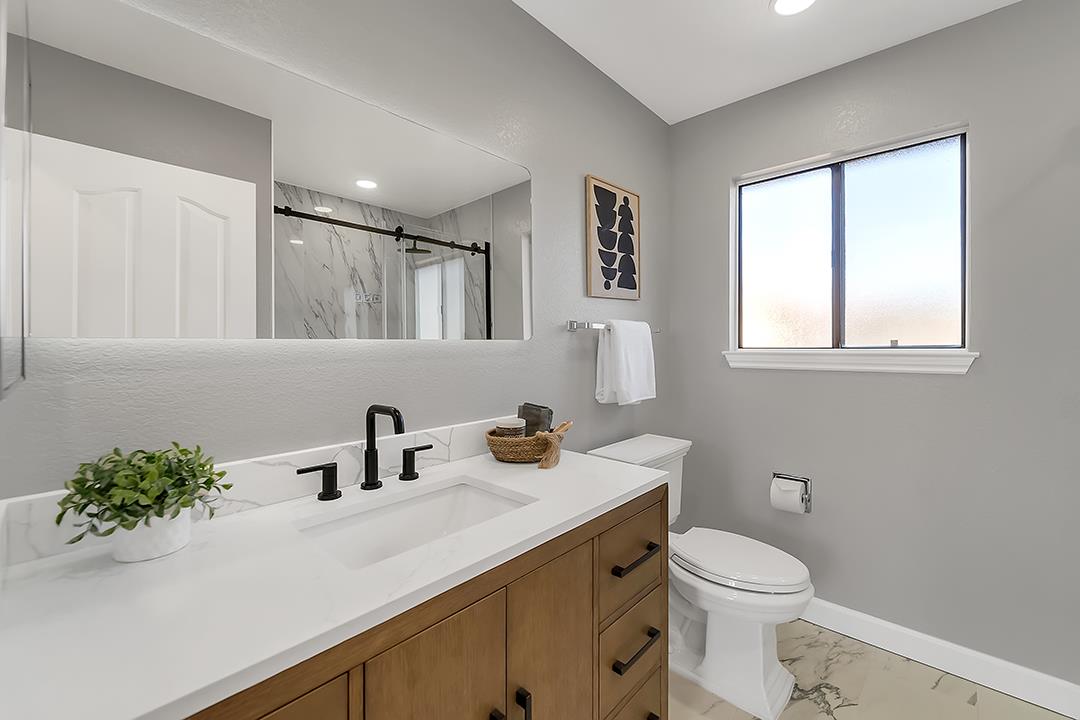 Detail Gallery Image 18 of 52 For 2984 Springbrook Ct, San Jose,  CA 95148 - 4 Beds | 2/1 Baths