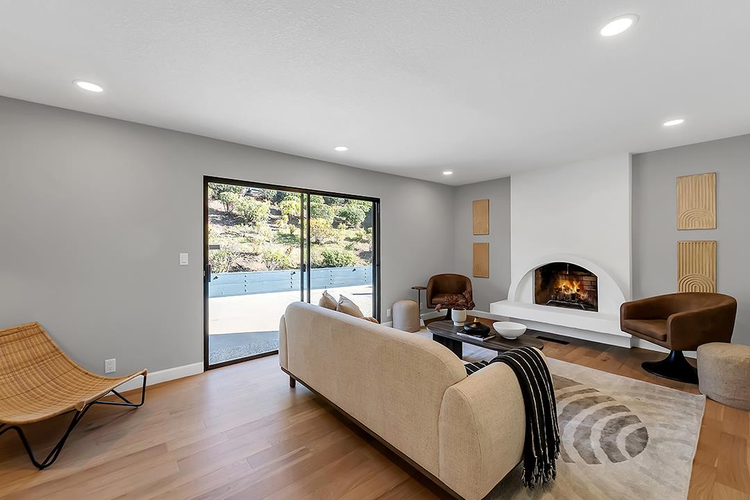 Detail Gallery Image 8 of 52 For 2984 Springbrook Ct, San Jose,  CA 95148 - 4 Beds | 2/1 Baths