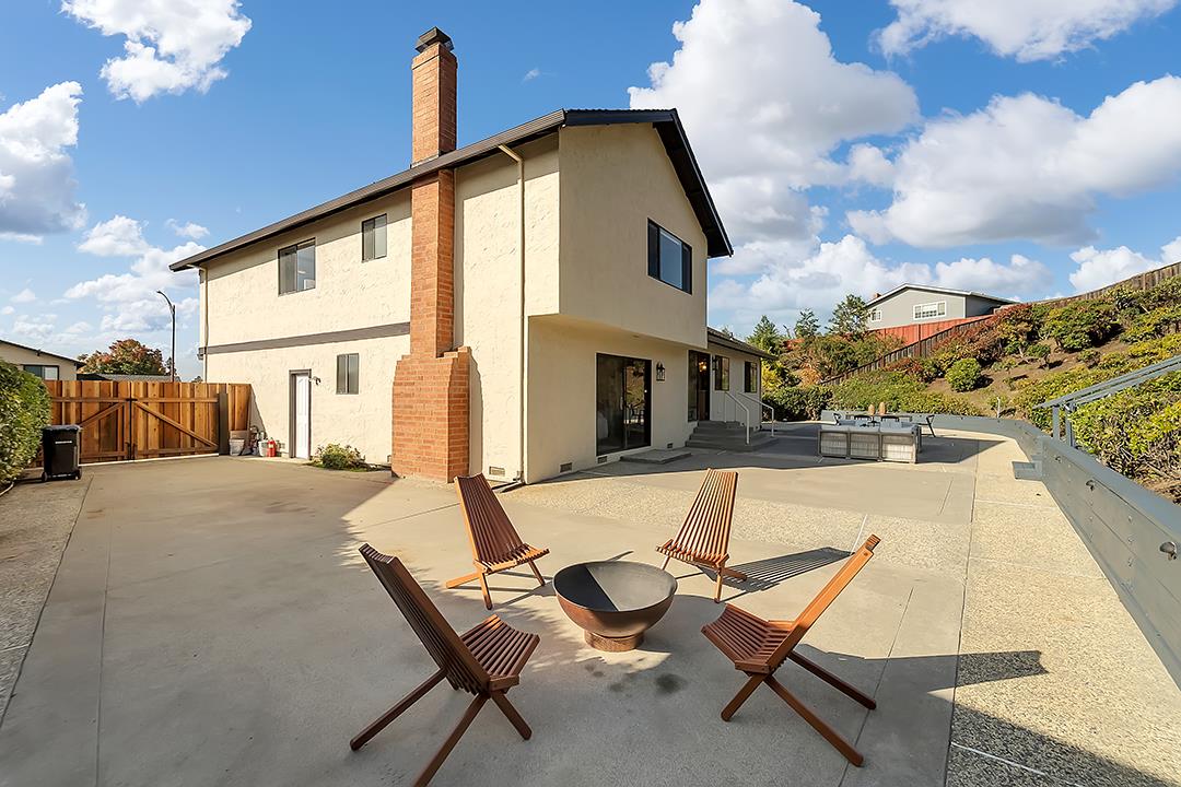 Detail Gallery Image 35 of 52 For 2984 Springbrook Ct, San Jose,  CA 95148 - 4 Beds | 2/1 Baths