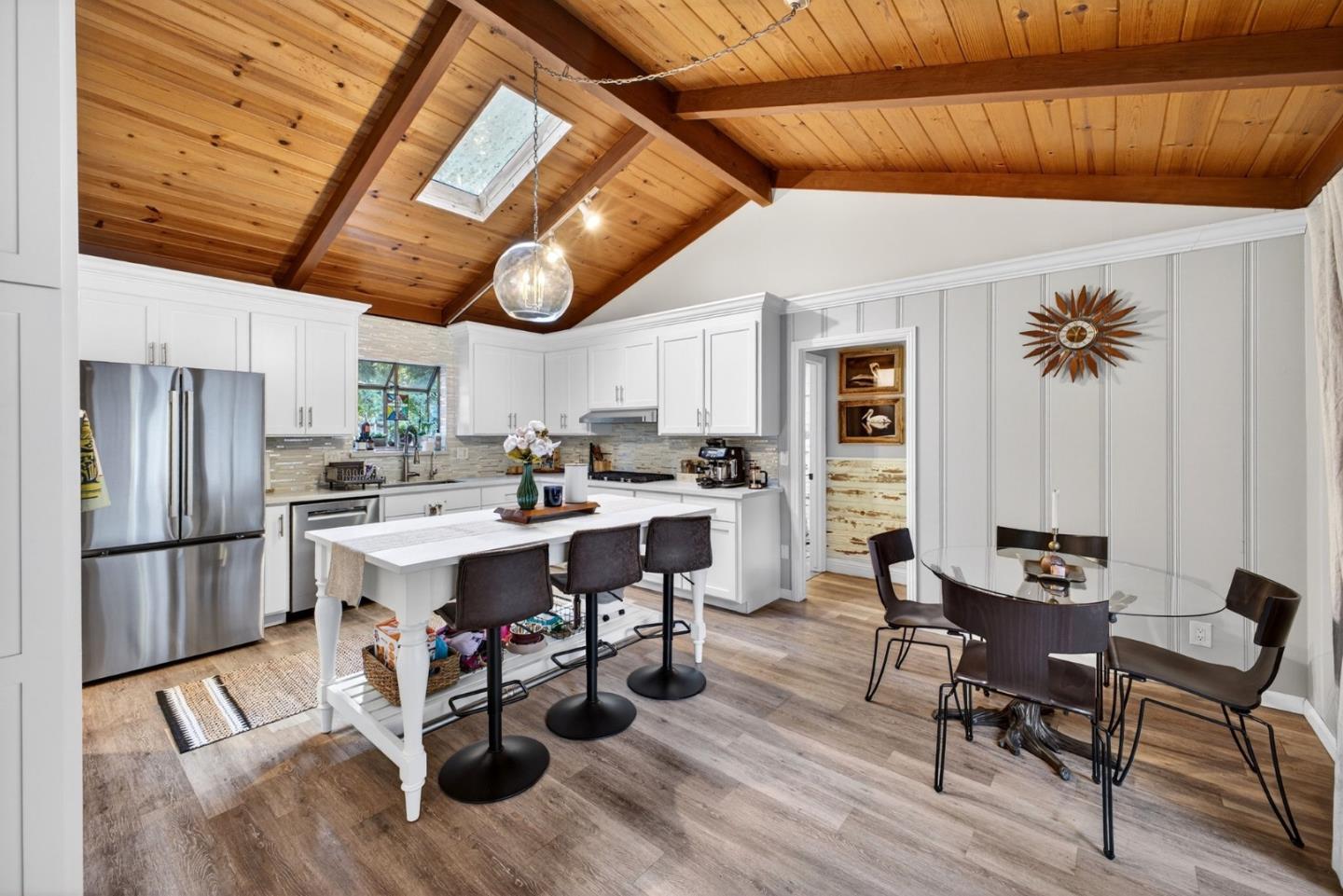 Detail Gallery Image 11 of 34 For 954 Scenic Way, Ben Lomond,  CA 95005 - 2 Beds | 2 Baths