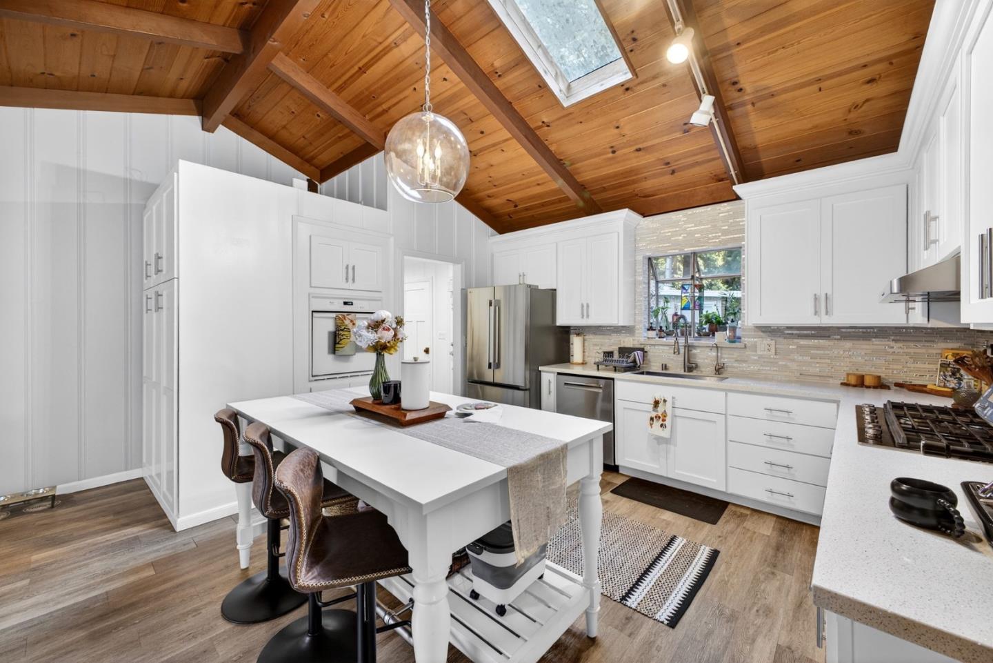 Detail Gallery Image 12 of 34 For 954 Scenic Way, Ben Lomond,  CA 95005 - 2 Beds | 2 Baths