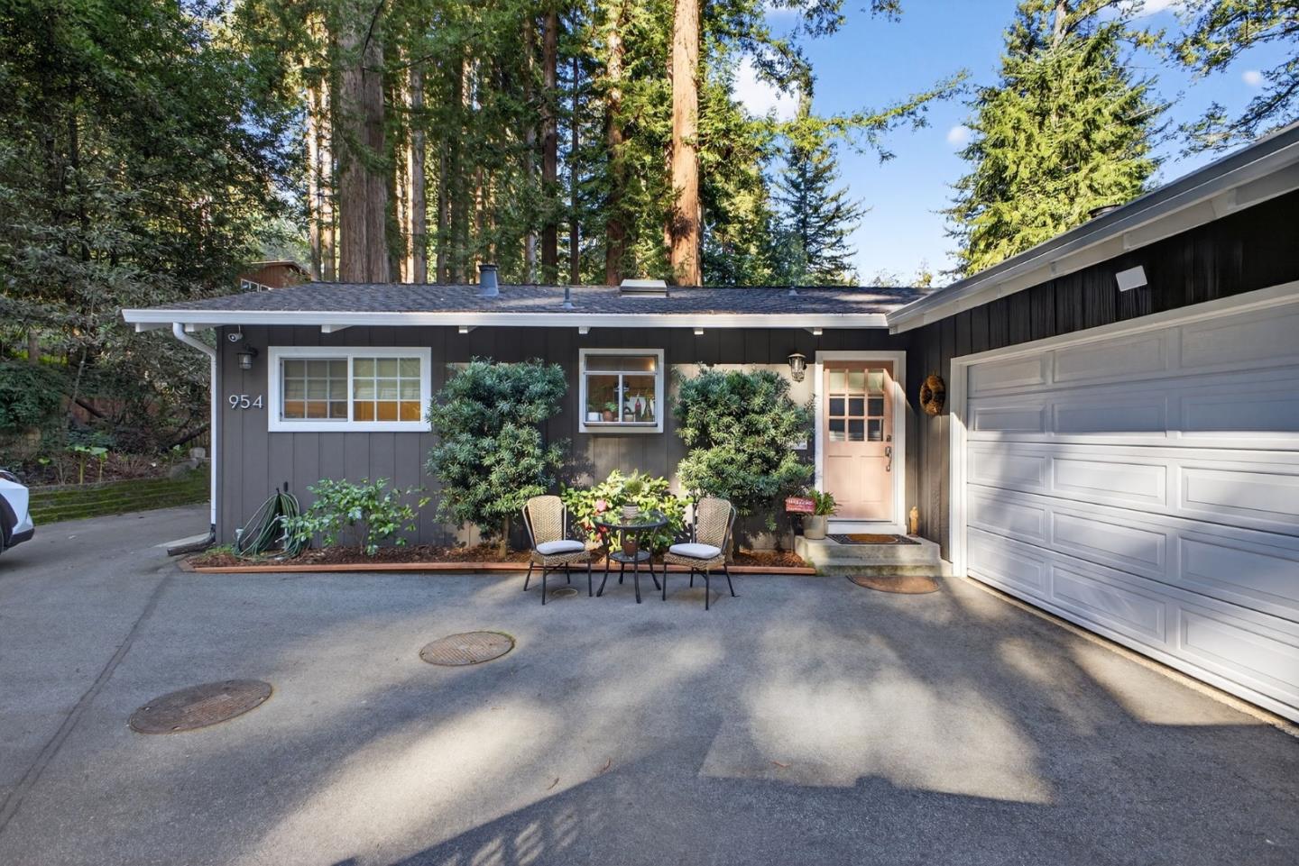 Detail Gallery Image 3 of 34 For 954 Scenic Way, Ben Lomond,  CA 95005 - 2 Beds | 2 Baths