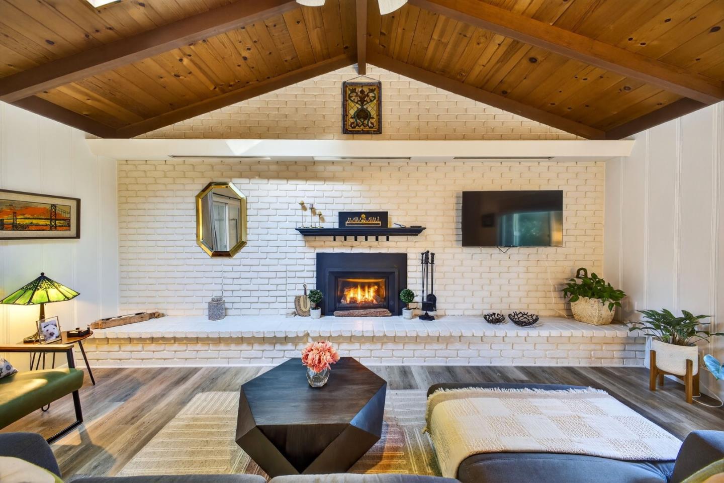 Detail Gallery Image 8 of 34 For 954 Scenic Way, Ben Lomond,  CA 95005 - 2 Beds | 2 Baths