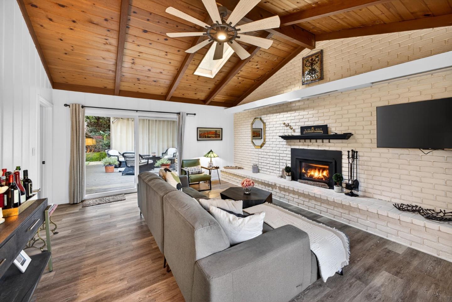 Detail Gallery Image 9 of 34 For 954 Scenic Way, Ben Lomond,  CA 95005 - 2 Beds | 2 Baths