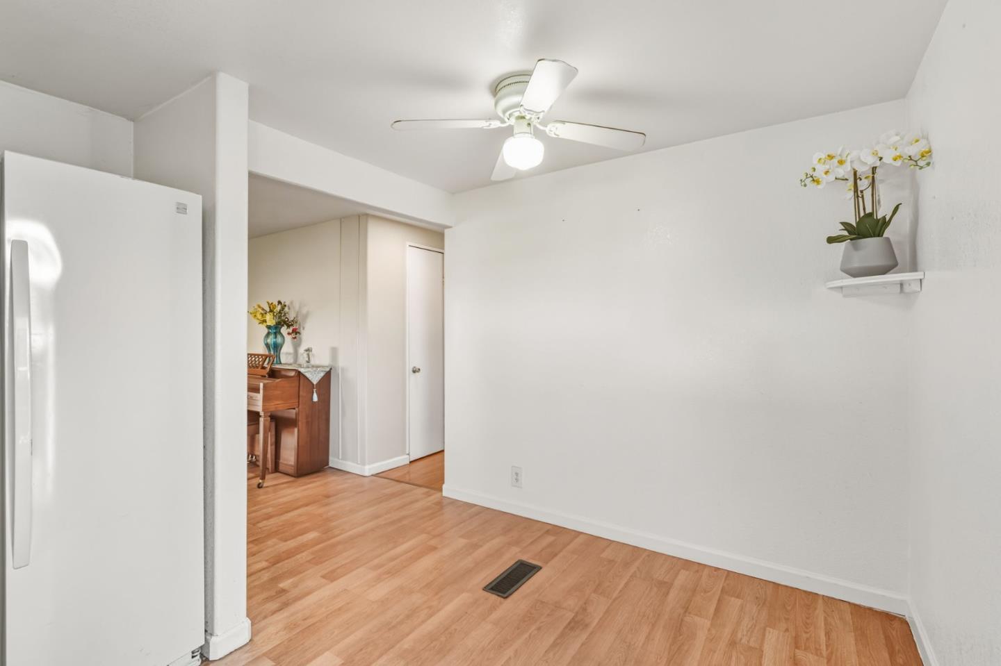 Detail Gallery Image 12 of 31 For 266 Winnipeg Ter, Fremont,  CA 94538 - 3 Beds | 2 Baths