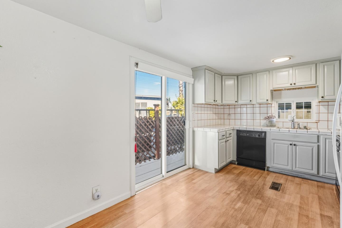 Detail Gallery Image 14 of 31 For 266 Winnipeg Ter, Fremont,  CA 94538 - 3 Beds | 2 Baths