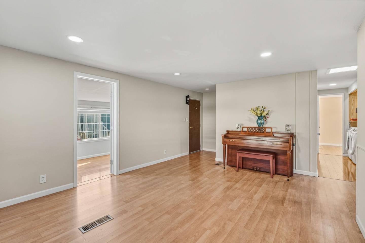 Detail Gallery Image 5 of 31 For 266 Winnipeg Ter, Fremont,  CA 94538 - 3 Beds | 2 Baths