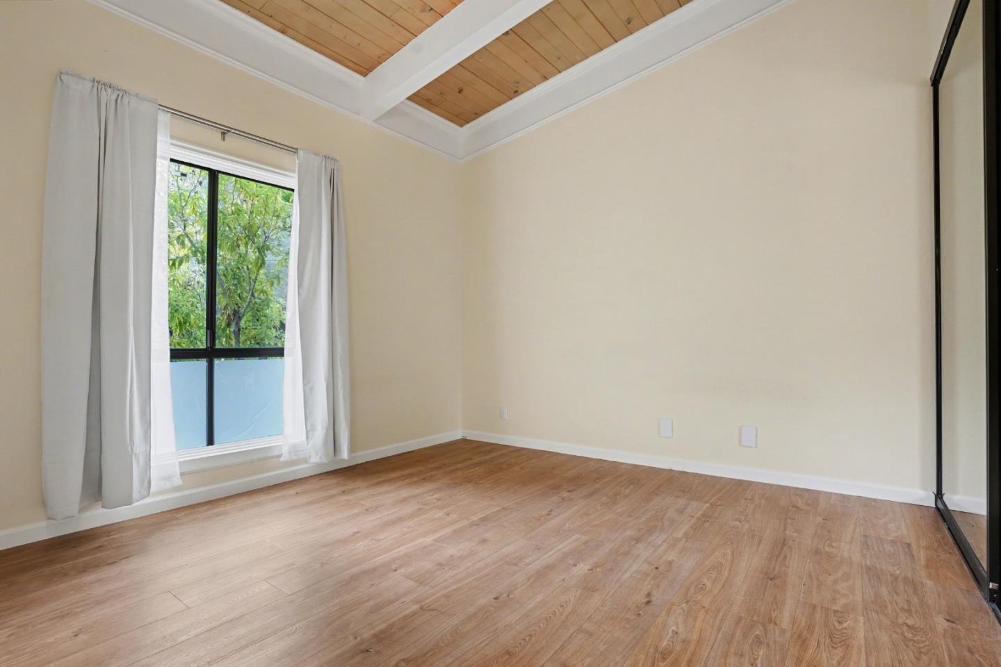 Detail Gallery Image 11 of 18 For 19100 Crest Ave #82,  Castro Valley,  CA 94546 - 2 Beds | 2 Baths