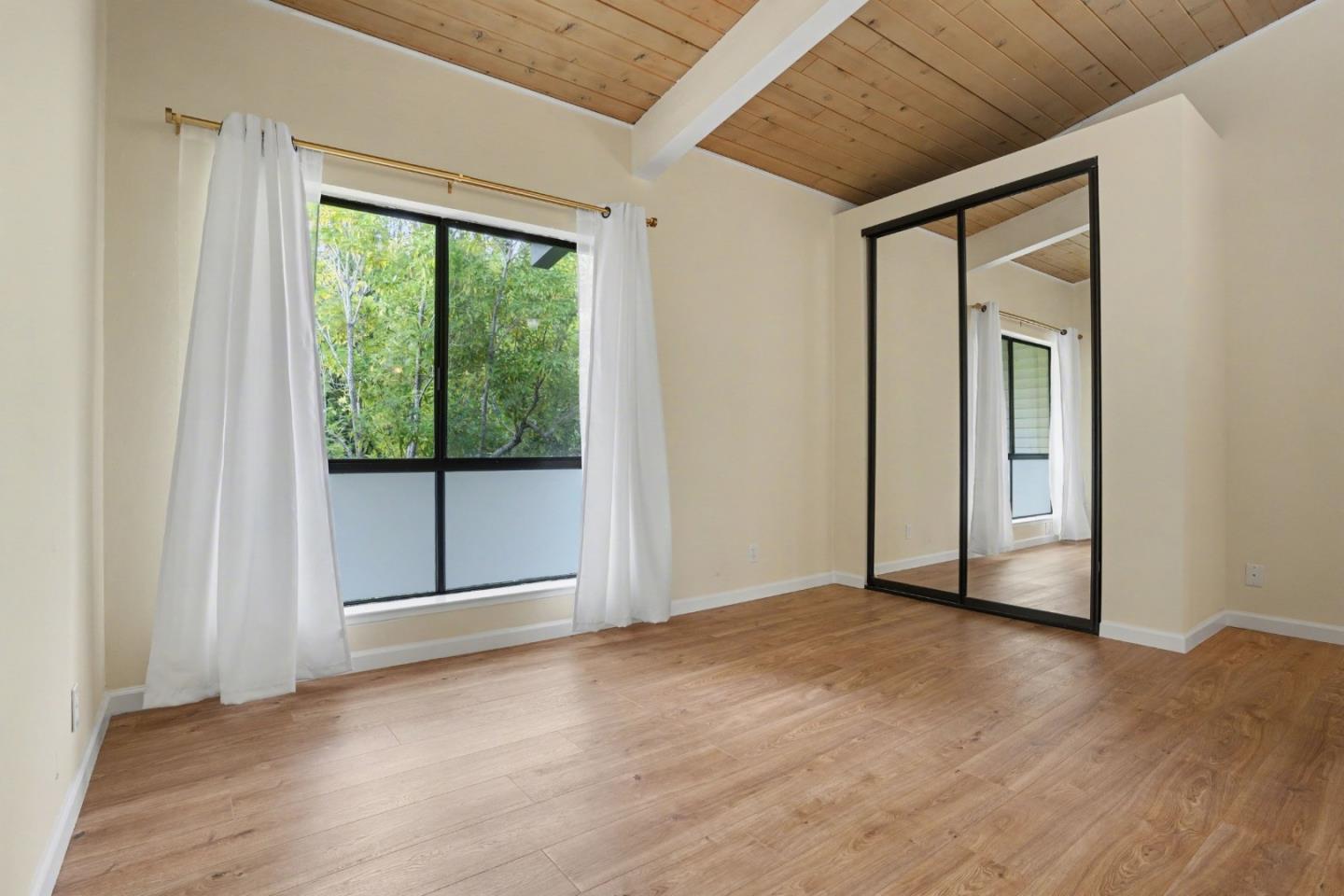 Detail Gallery Image 14 of 18 For 19100 Crest Ave #82,  Castro Valley,  CA 94546 - 2 Beds | 2 Baths