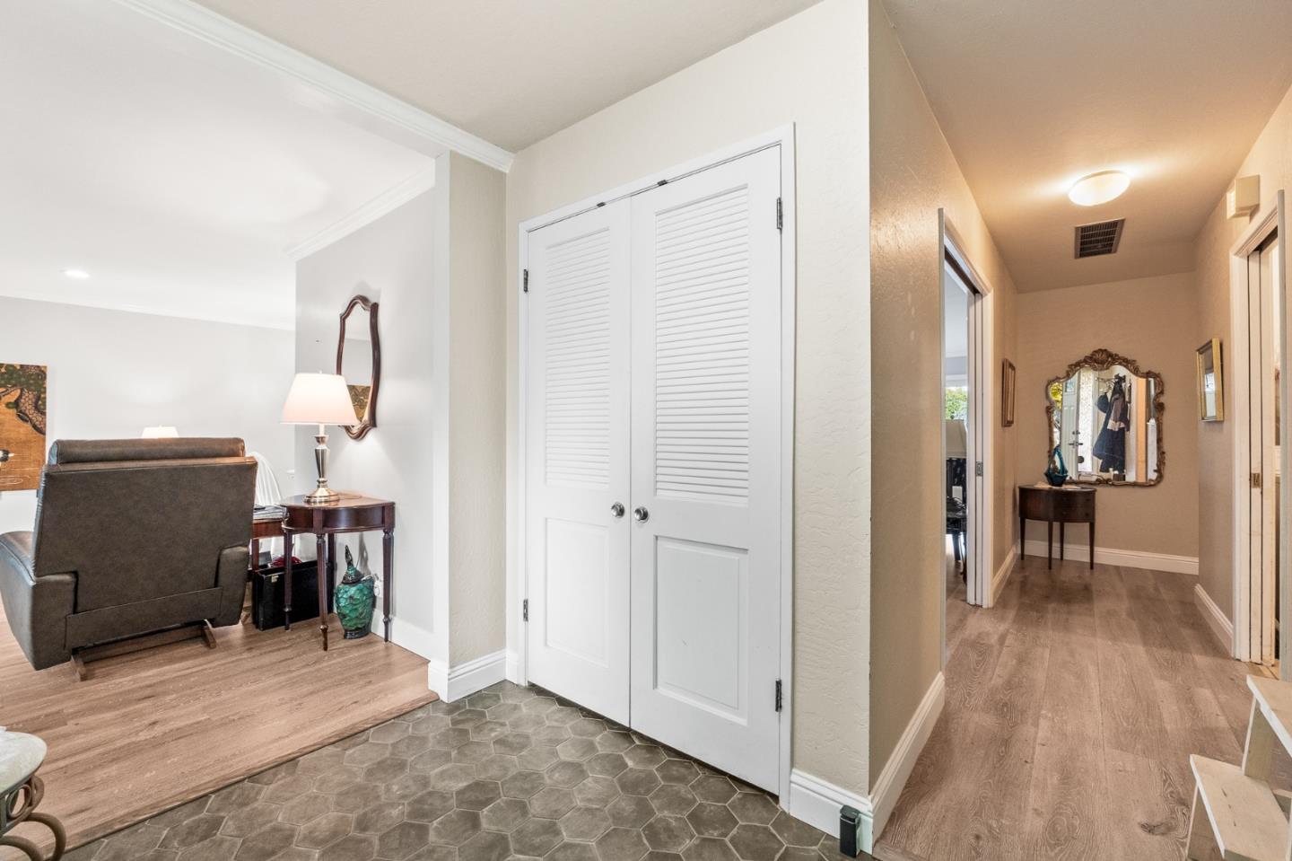 Detail Gallery Image 5 of 35 For 5058 Durango Ct, San Jose,  CA 95118 - 4 Beds | 2/1 Baths