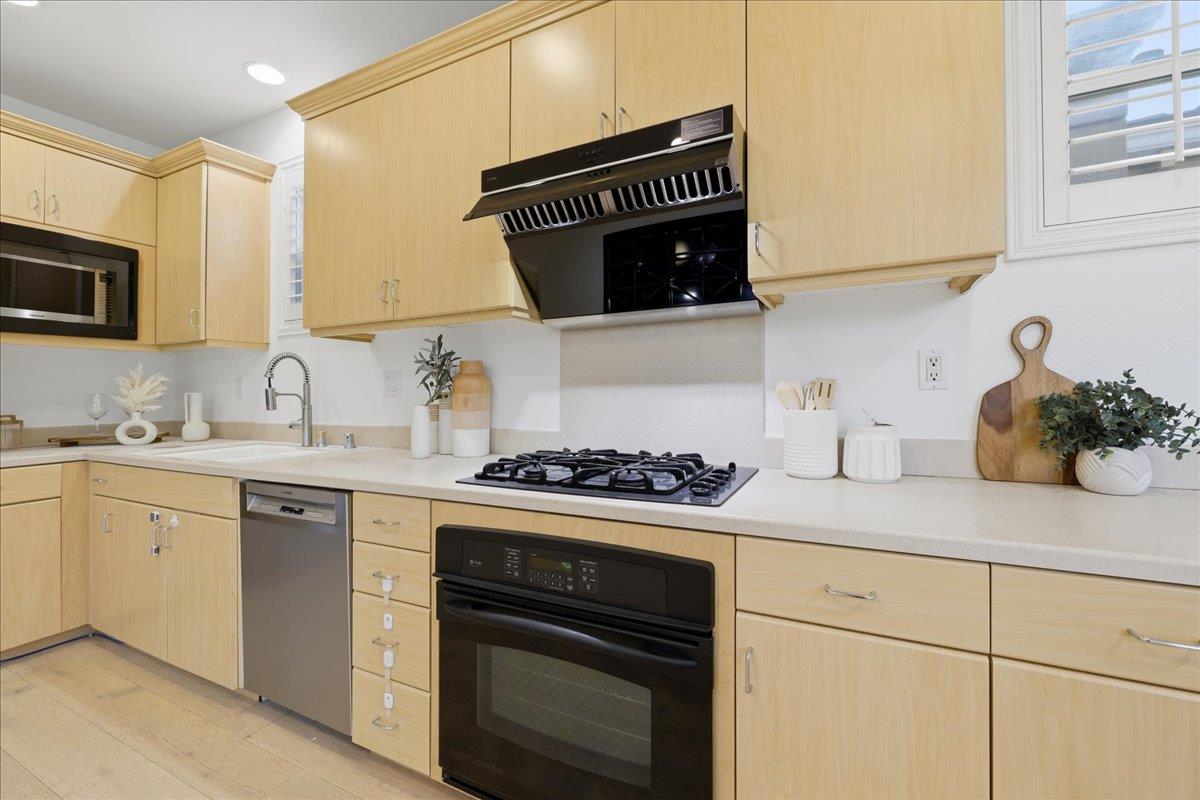 Detail Gallery Image 25 of 98 For 3522 Eastin Pl, Santa Clara,  CA 95051 - 3 Beds | 3/1 Baths