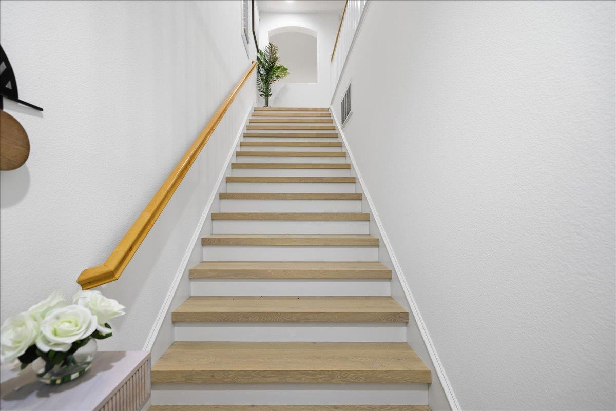 Detail Gallery Image 4 of 98 For 3522 Eastin Pl, Santa Clara,  CA 95051 - 3 Beds | 3/1 Baths