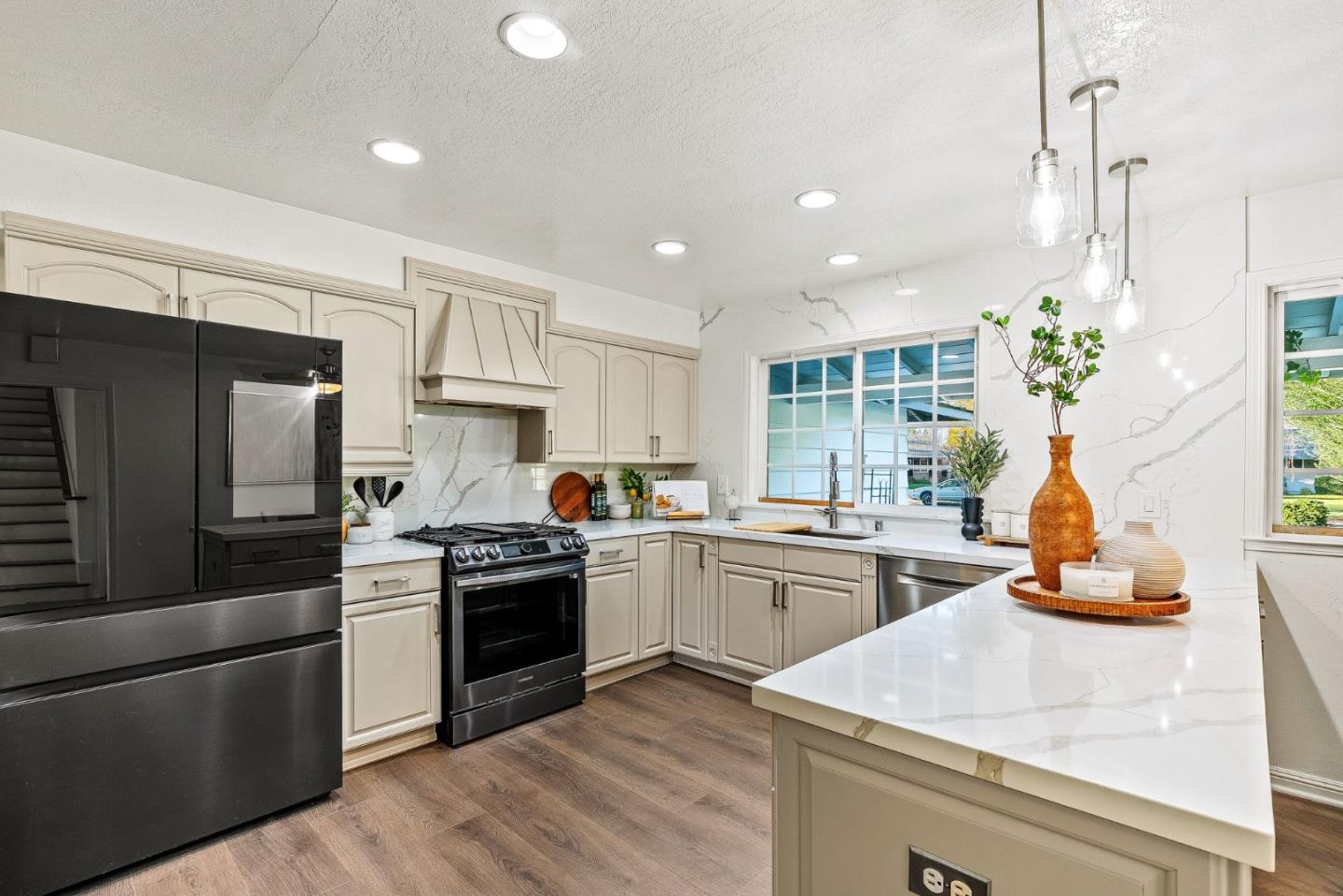 Detail Gallery Image 17 of 46 For 6533 Bose Ct, San Jose,  CA 95120 - 5 Beds | 3 Baths