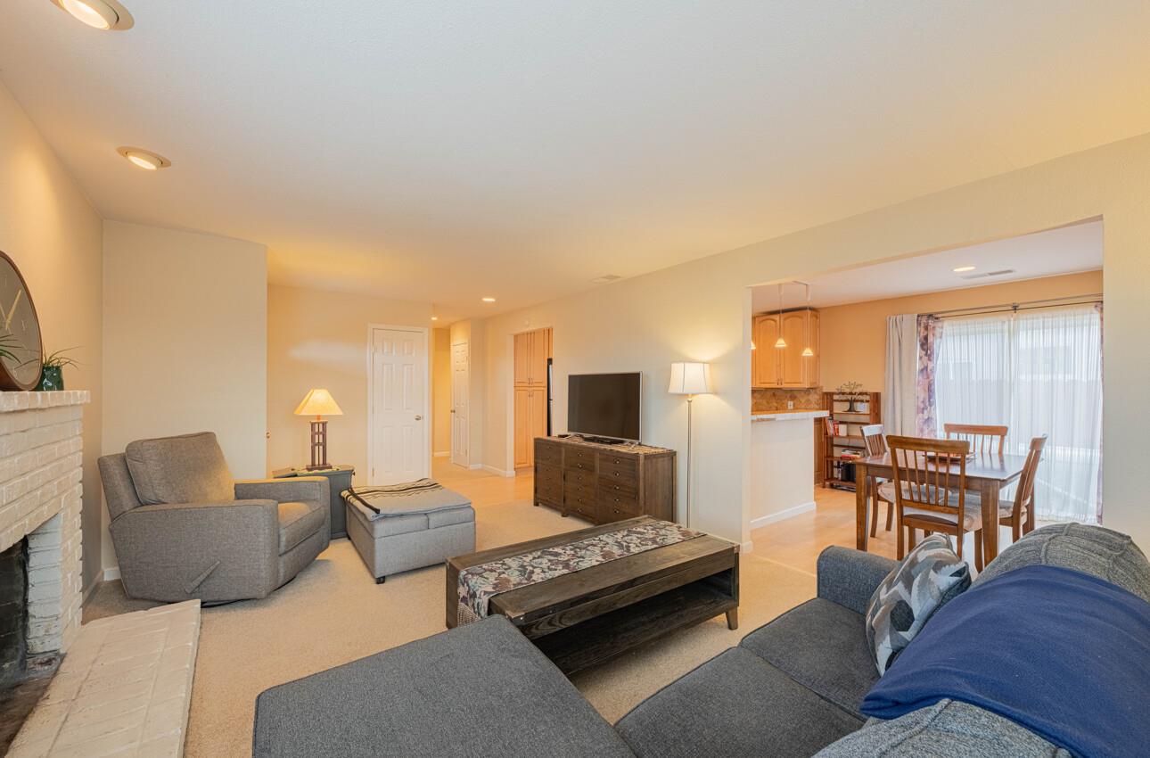 Detail Gallery Image 10 of 42 For 8507 Laguna Pl, Moss Landing,  CA 95039 - 3 Beds | 2 Baths