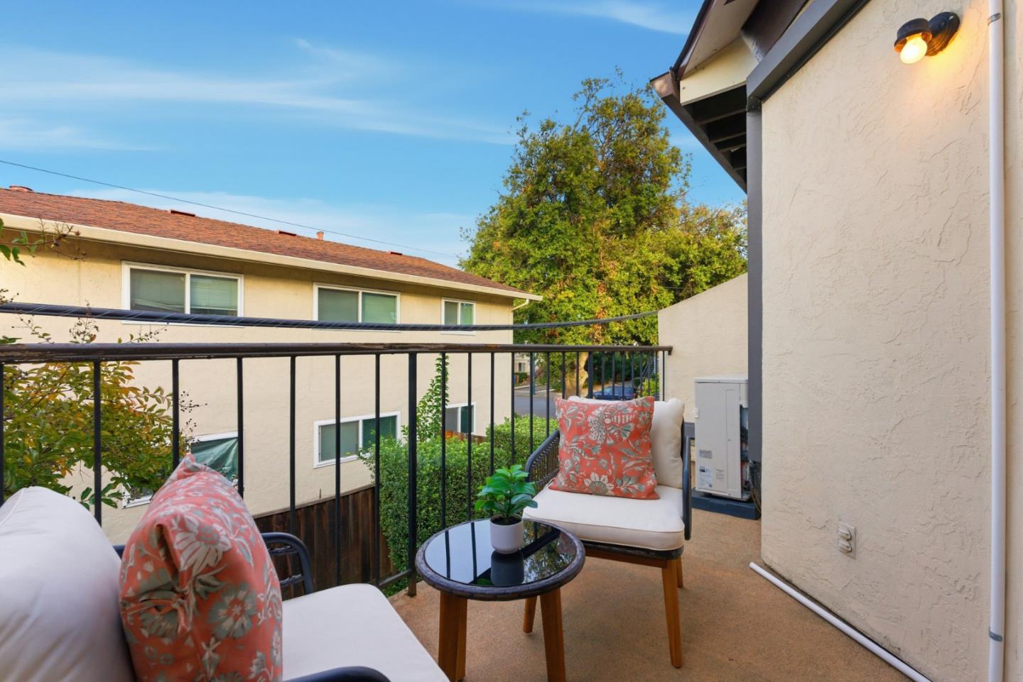 Detail Gallery Image 12 of 39 For 1005 Helen Ave #2,  Sunnyvale,  CA 94086 - 2 Beds | 2 Baths
