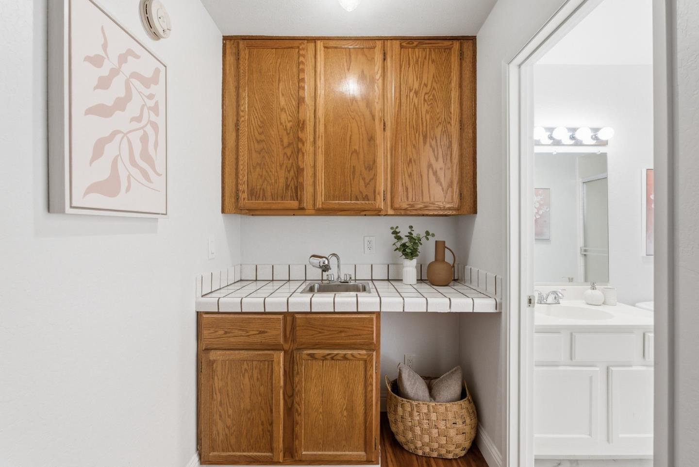 Detail Gallery Image 15 of 39 For 1005 Helen Ave #2,  Sunnyvale,  CA 94086 - 2 Beds | 2 Baths